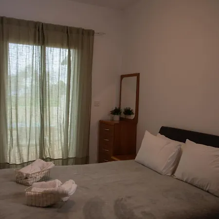 Apartment Path Beachfront Lachi